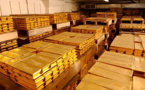 知名预言家警告：全球货币崩盘即将来临 金价恐飙至2000美元